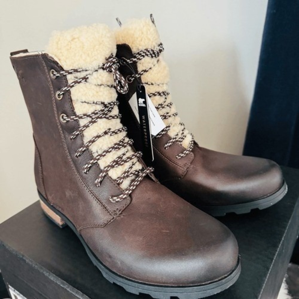 SOREL Emelie Genuine Shearling Lamb Fur Short Lace-Up Boot, Brown, Size 11, NWT
